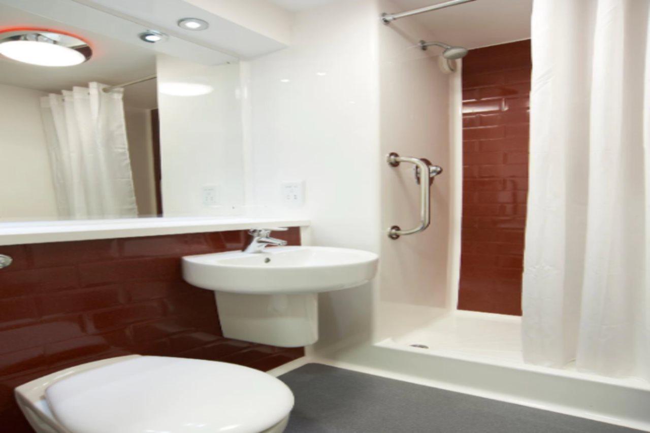 Travelodge Dundee Strathmore Avenue Dış mekan fotoğraf